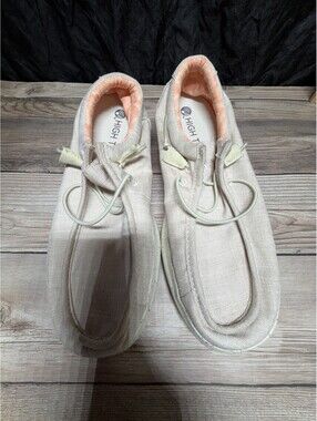 High Tide Women’s loafer Shoes Cream Fabric Size 8